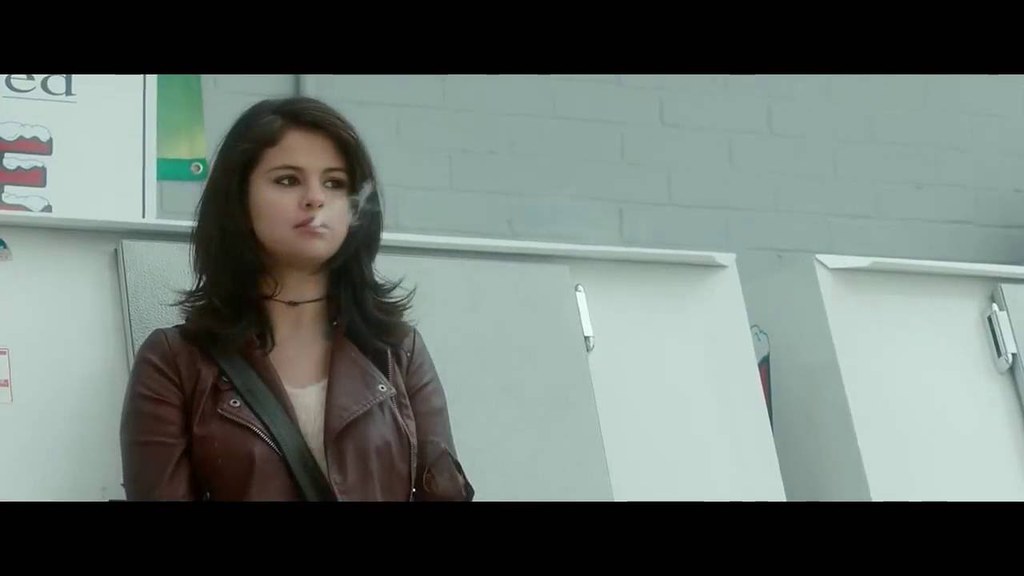 Selena Gomez smoking 5